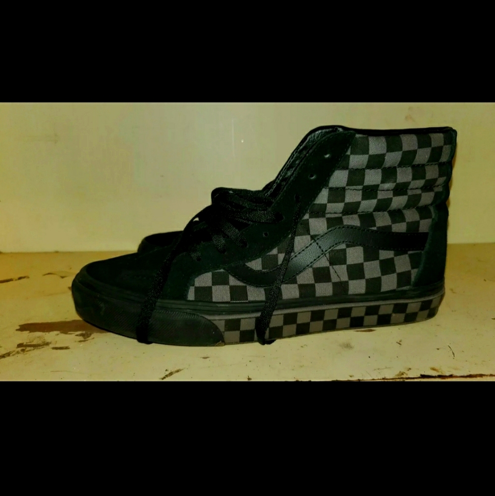Vans checker bored
